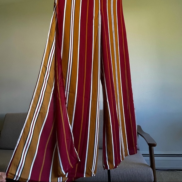 Le Lis Pants - 💥Sale💥 NWOT Le Lis striped slit pants